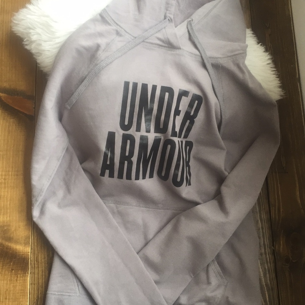 Under Armour gray hoodie. Like new! Size Med